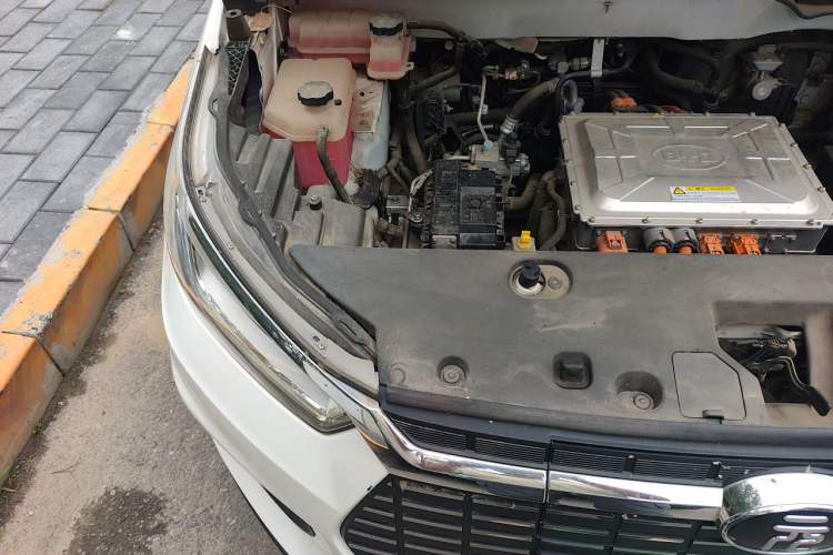 Used BYD Yuan New Energy 2019 EV535 Smart Connect Trendsetting Model Engine Bay Right