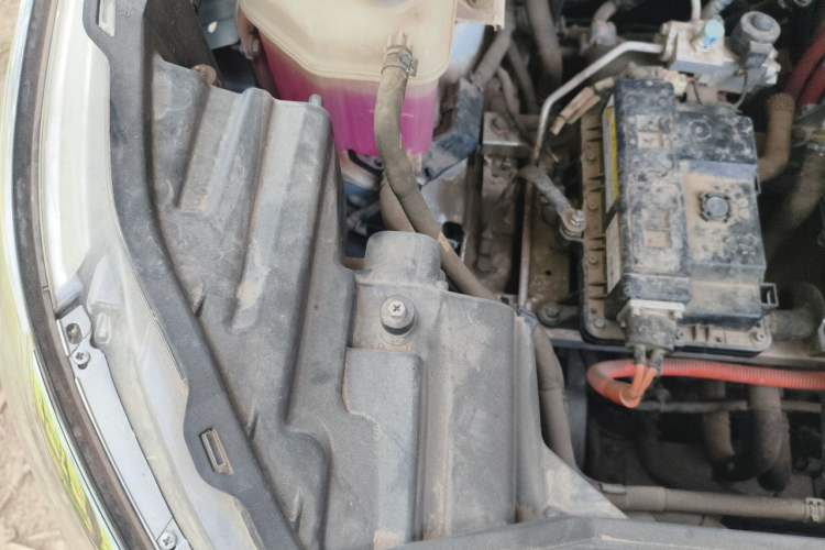 Used BYD Yuan New Energy 2019 EV535 Smart Connect Trendsetting Model Engine Bay Right