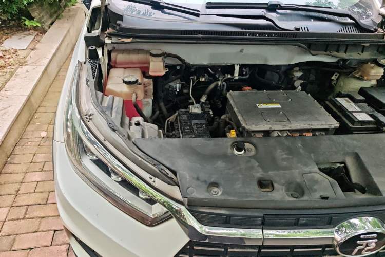 Used BYD Yuan New Energy 2019 EV535 Smart Connect Trendsetting Model Engine Bay Right