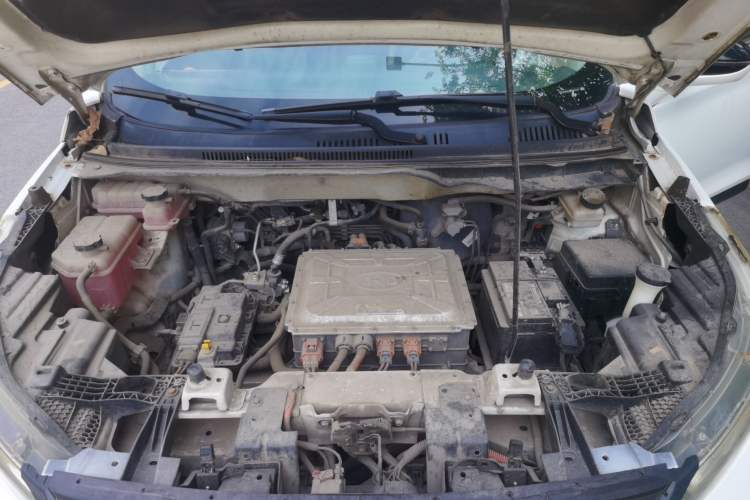 Used BYD Yuan New Energy 2019 EV360 Smart Connect Luxurious Model Engine Bay