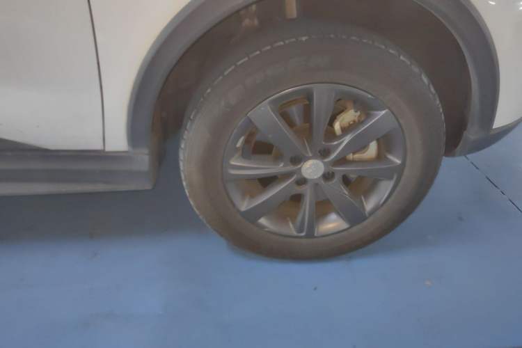 Used BYD Yuan New Energy 2019 EV360 Smart Connect Leading Model Exterior 1