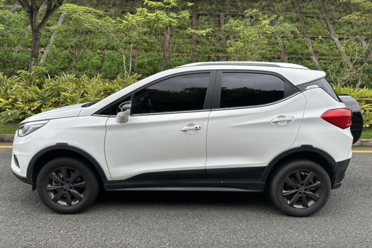Used BYD Yuan New Energy 2019 EV360 Smart Connect Enjoyment Model Exterior 2