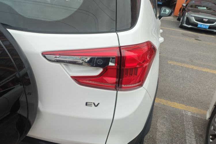 Used BYD Yuan New Energy 2019 EV360 Smart Connect Leading Model Exterior 3
