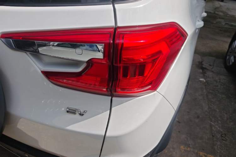 Used BYD Yuan New Energy 2019 EV535 High-Energy Leading Edition Exterior 3