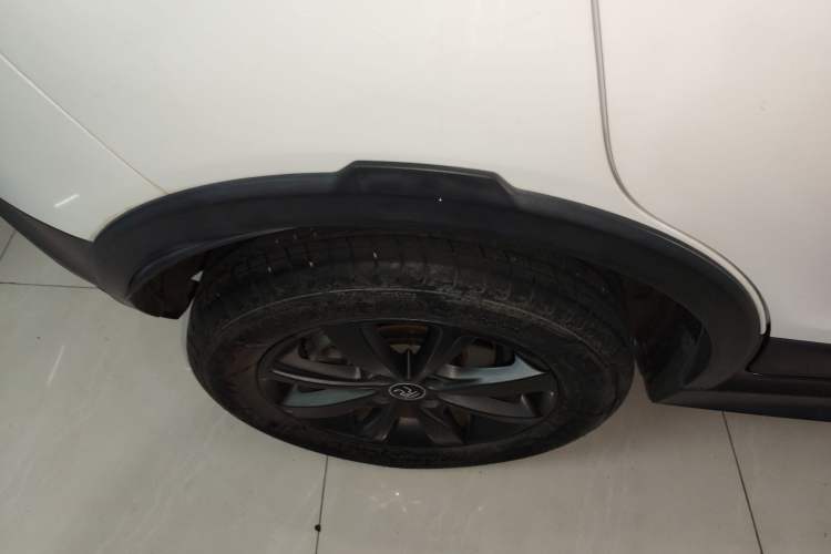 Used BYD Yuan New Energy 2019 EV360 Smart Connect Enjoyment Model Exterior 3