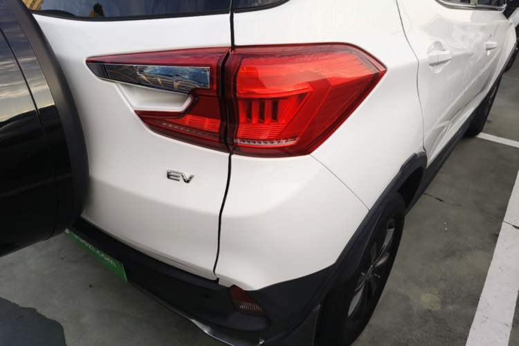 Used BYD Yuan New Energy 2019 EV535 Smart Connect Trendsetting Model Exterior 3