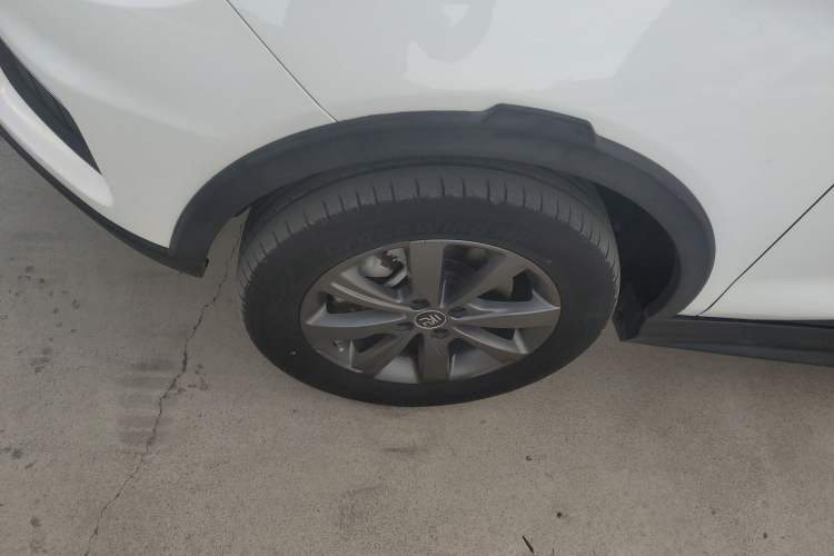 Used BYD Yuan New Energy 2019 EV535 Smart Connect Trendsetting Model Exterior 4
