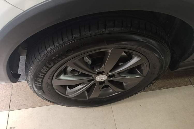 Used BYD Yuan New Energy 2019 EV360 Smart Connect Leading Model Exterior 4