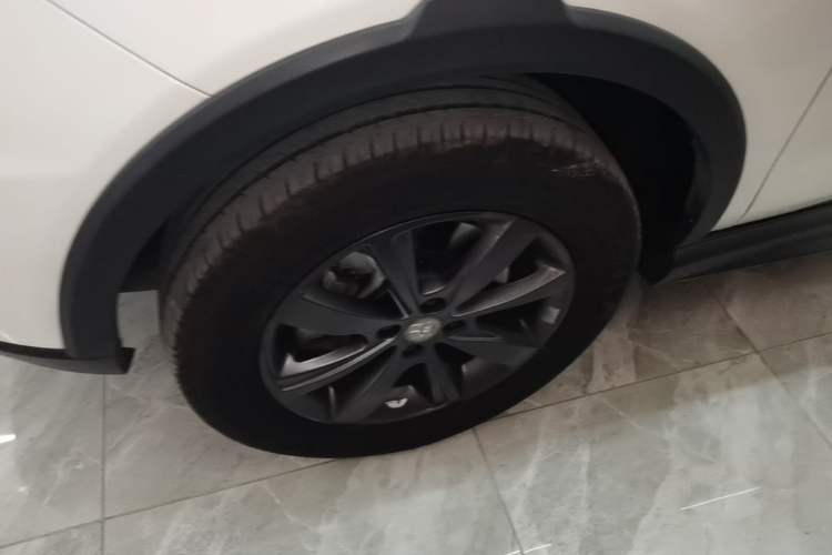 Used BYD Yuan New Energy 2019 EV360 Smart Connect Elite Model Exterior 4