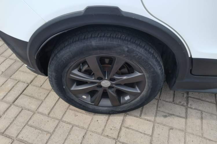 Used BYD Yuan New Energy 2019 EV360 Smart Connect Leading Model Exterior 5