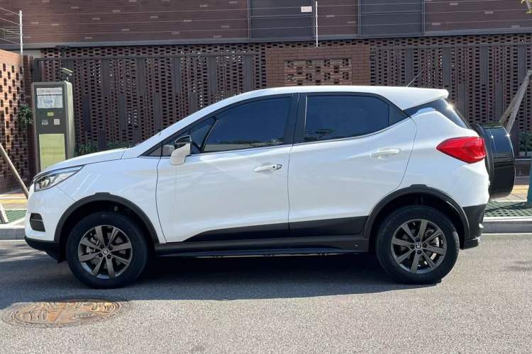 Used BYD Yuan New Energy 2019 EV535 Smart Connect Trendsetting Model Exterior 5