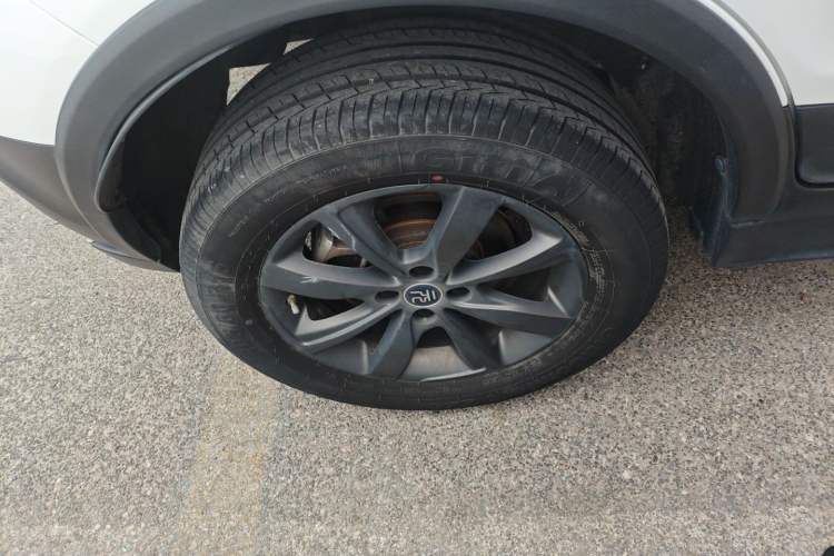 Used BYD Yuan New Energy 2019 EV360 Smart Connect Leading Model Exterior 5