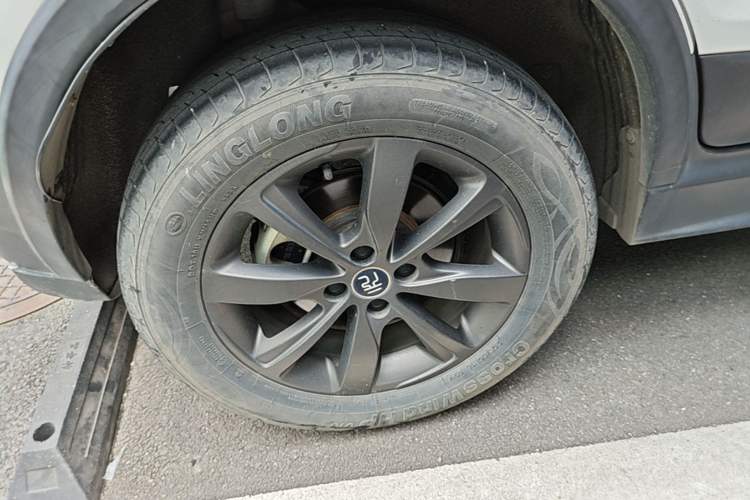 Used BYD Yuan New Energy 2019 EV360 Smart Connect Enjoyment Model Exterior 5
