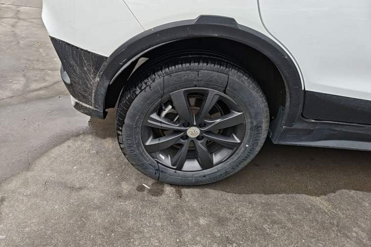 Used BYD Yuan New Energy 2019 EV360 Smart Connect Leading Model Exterior 5