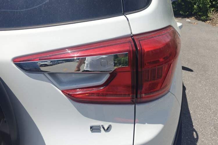 Used BYD Yuan New Energy 2019 EV535 Smart Connect Trendsetting Model Exterior 5