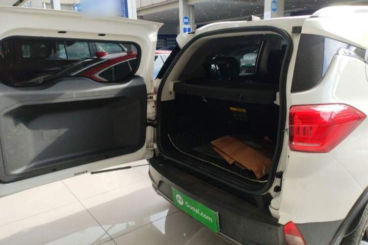 Used BYD Yuan New Energy 2019 EV360 Smart Connect Enjoyment Model Exterior 5