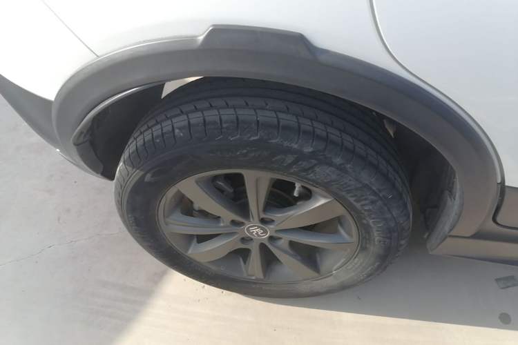 Used BYD Yuan New Energy 2019 EV535 Smart Connect Trendsetting Model Exterior 5