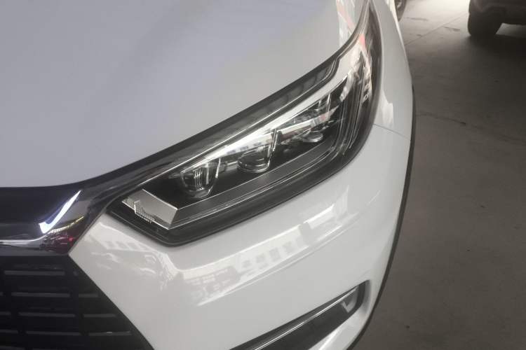 Used BYD Yuan New Energy 2019 EV535 Smart Connect Trendsetting Model Exterior 5