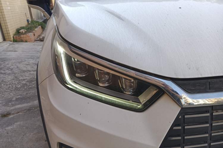 Used BYD Yuan New Energy 2019 EV535 Smart Connect Trendsetting Model Exterior 6