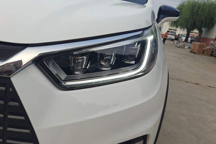 Used BYD Yuan New Energy 2019 EV535 Smart Connect Trendsetting Model Exterior 7