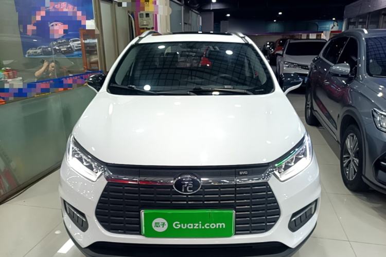 Used BYD Yuan New Energy 2019 EV360 Smart Connect Enjoyment Model Front