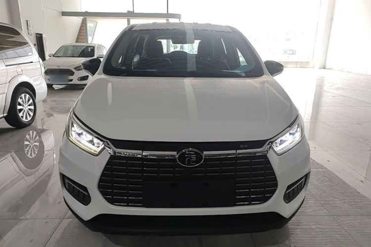 Used BYD Yuan New Energy 2019 EV535 Smart Connect Trendsetting Model Front