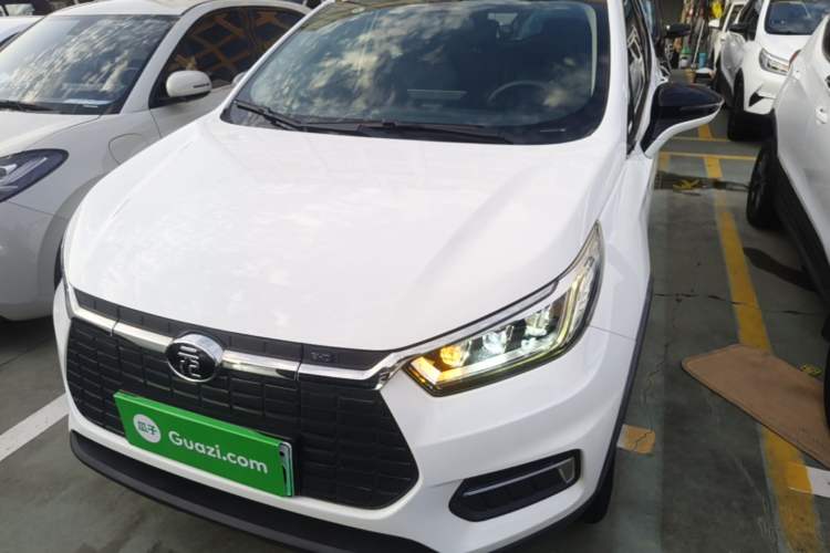 Used BYD Yuan New Energy 2019 EV535 Smart Connect Trendsetting Model Front