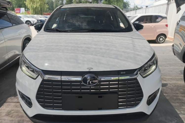 Used BYD Yuan New Energy 2019 EV360 Smart Connect Luxurious Model Front