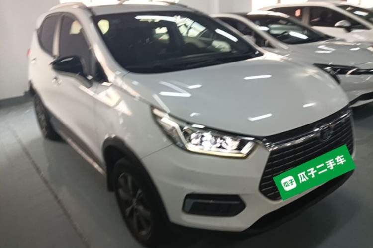 Used BYD Yuan New Energy 2019 EV360 Smart Connect Enjoyment Model Front Right 45 Deg