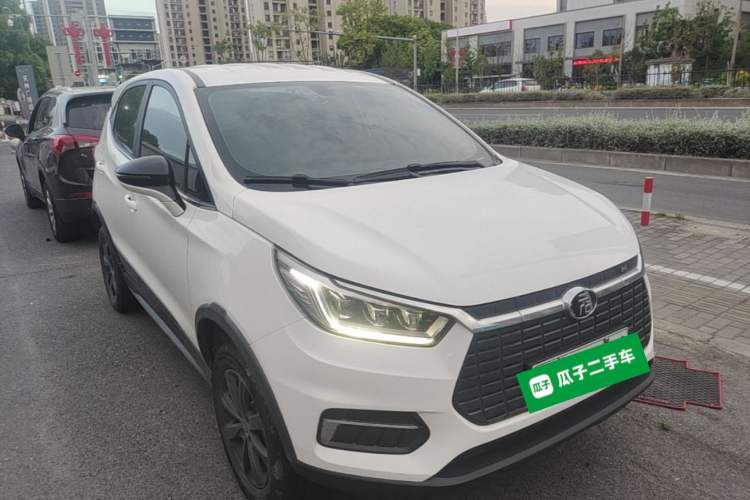 Used BYD Yuan New Energy 2019 EV535 Smart Connect Trendsetting Model Front Right 45 Deg