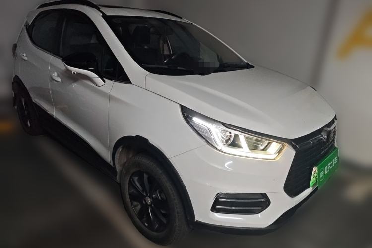 Used BYD Yuan New Energy 2019 EV360 Smart Connect Leading Model Front Right 45 Deg