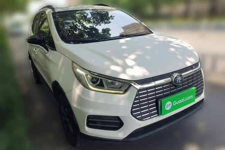 Used BYD Yuan New Energy 2019 EV360 Smart Connect Elite Model Front Right 45 Deg