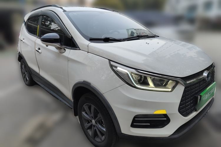 Used BYD Yuan New Energy 2019 EV360 Smart Connect Leading Model Front Right 45 Deg