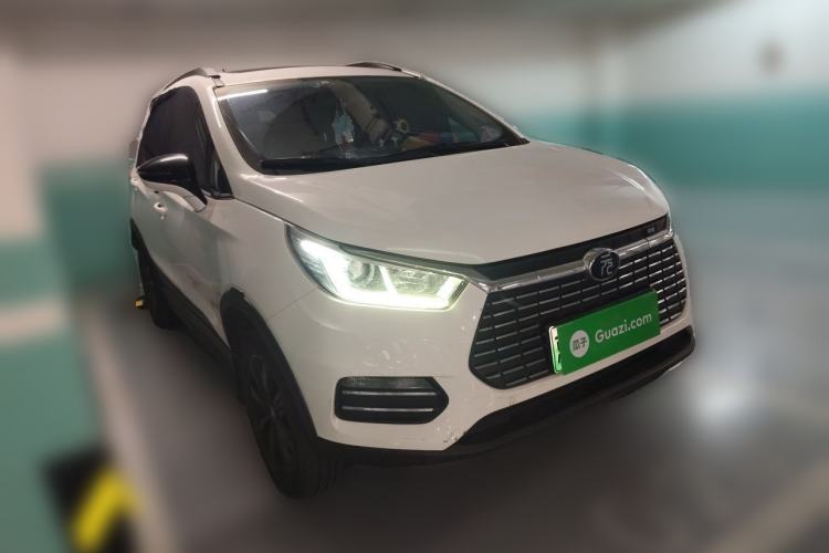 Used BYD Yuan New Energy 2019 EV360 Smart Connect Leading Model Front Right 45 Deg