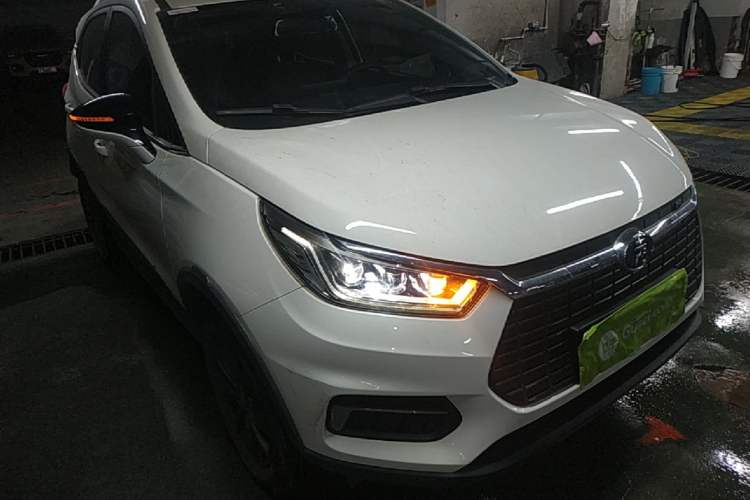 Used BYD Yuan New Energy 2019 EV360 Smart Connect Enjoyment Model Front Right 45 Deg
