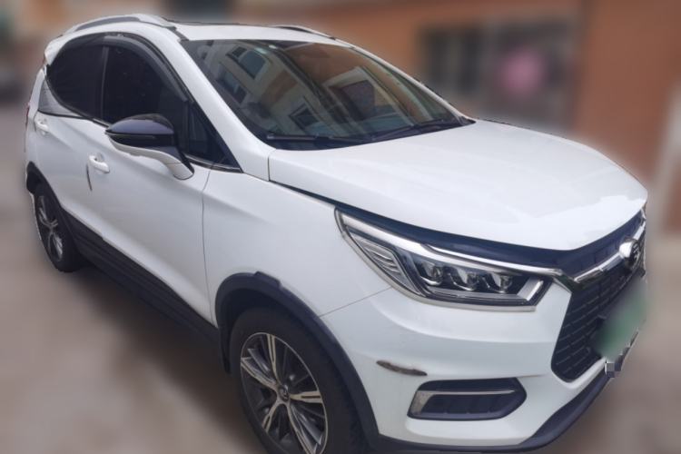 Used BYD Yuan New Energy 2019 EV535 High-Energy Leading Edition Front Right 45 Deg
