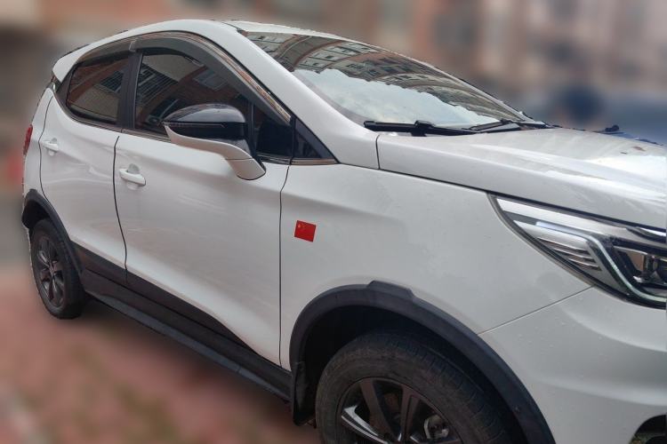 Used BYD Yuan New Energy 2019 EV535 Smart Connect Trendsetting Model Front Right 45 Deg