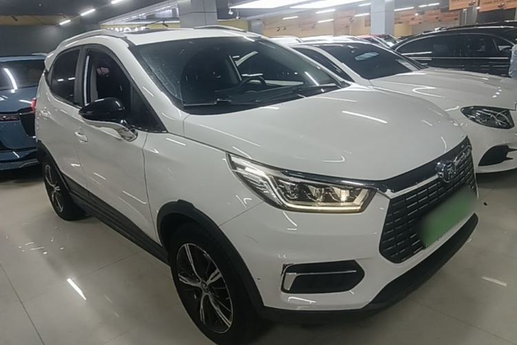 Used BYD Yuan New Energy 2019 EV535 High-Energy Leading Edition Front Right 45 Deg