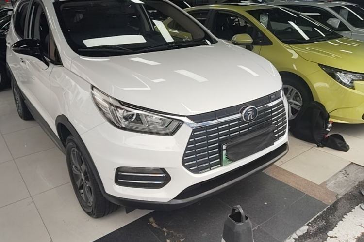 Used BYD Yuan New Energy 2019 EV360 Smart Connect Leading Model Front Right 45 Deg