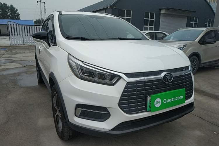 Used BYD Yuan New Energy 2019 EV535 High-Energy Leading Edition Front Right 45 Deg