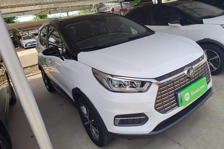 Used BYD Yuan New Energy 2019 EV535 High-Energy Leading Edition Front Right 45 Deg