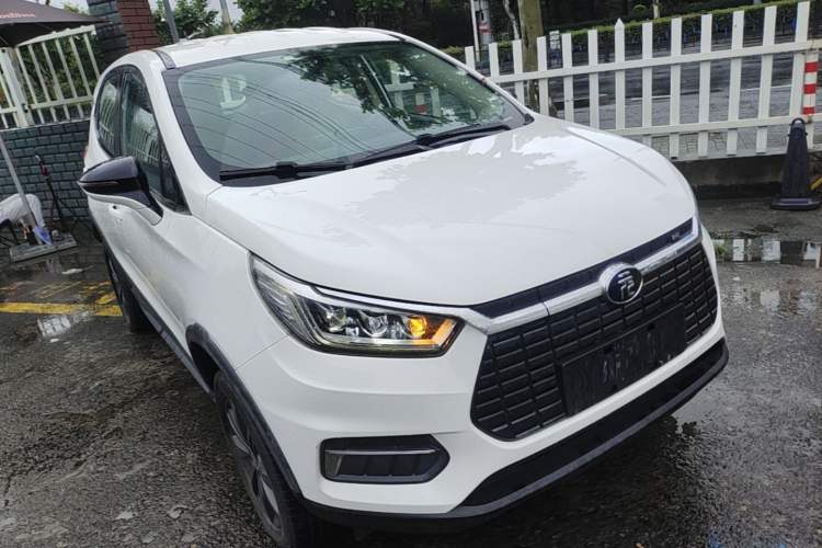 Used BYD Yuan New Energy 2019 EV535 Smart Connect Trendsetting Model Front Right 45 Deg