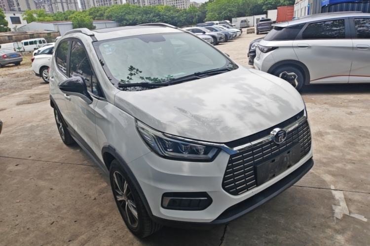 Used BYD Yuan New Energy 2019 EV535 High-Energy Leading Edition Front Right 45 Deg