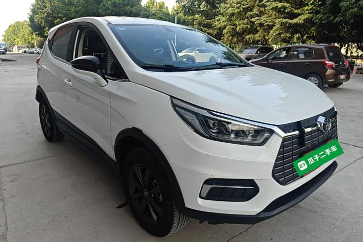 Used BYD Yuan New Energy 2019 EV535 Smart Connect Trendsetting Model Front Right 45 Deg
