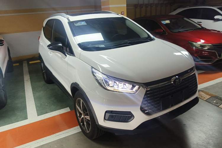 Used BYD Yuan New Energy 2019 EV535 High-Energy Leading Edition Front Right 45 Deg