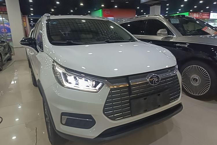 Used BYD Yuan New Energy 2019 EV360 Smart Connect Enjoyment Model Front Right 45 Deg