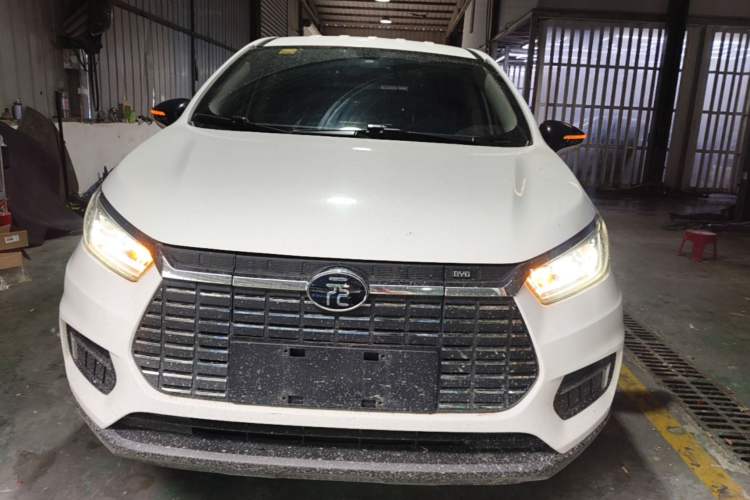 Used BYD Yuan New Energy 2019 EV535 Smart Connect Trendsetting Model Front