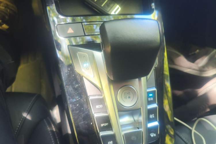 Used BYD Yuan New Energy 2019 EV535 Smart Connect Trendsetting Model Gear Lever