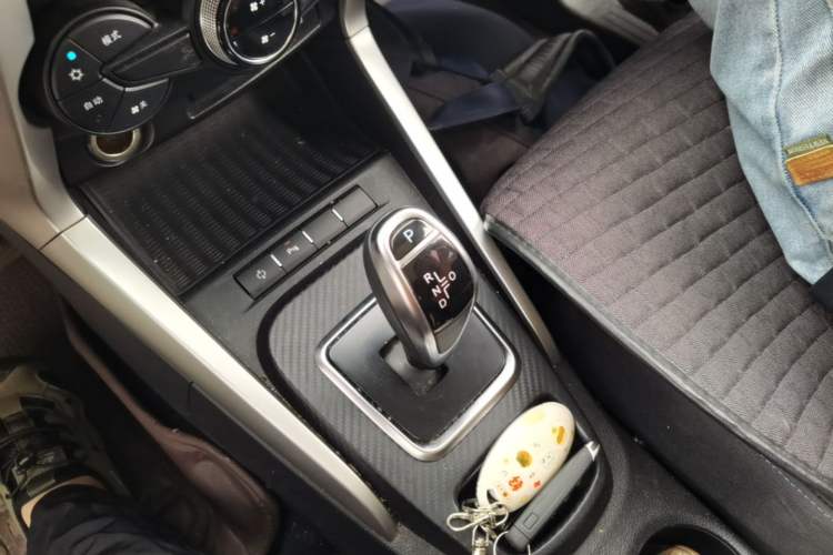 Used BYD Yuan New Energy 2019 EV360 Smart Connect Leading Model Gear Lever
