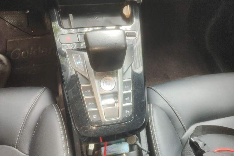 Used BYD Yuan New Energy 2019 EV535 Smart Connect Trendsetting Model Gear Lever